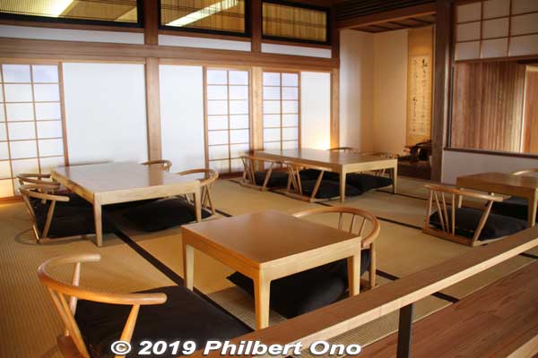 Afuri Shrine's cafe named Sekison, the indoor dining room. Open 9:30 am–4 pm. 石尊
Keywords: kanagawa isehara oyama Afuri Shrine