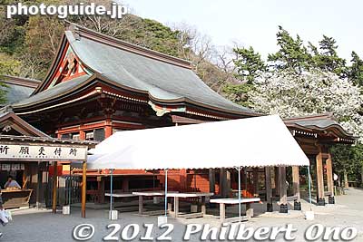 Wakamiya Shrine, the shrine's only building that is an Important Cultural Property.
Keywords: kanagawa kamakura tsurugaoka hachimangu shrine