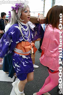 She-male (or maybe just a drag queen, I couldn't visually or physically confirm)
Keywords: kanagawa kawasaki kanayama jinja shrine phallus penis kanamara matsuri festival japancosplayer