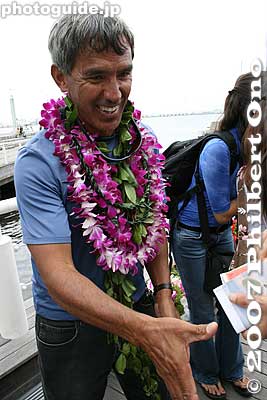 He never refused to shake a hand.
Keywords: kanagawa yokohama port pier boat canoe hokulea hawaiian
