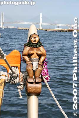 Female goddess on the right.
Keywords: kanagawa yokohama port hokulea canoe boat sail hawaiian