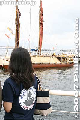 Hokule'a T-shirt sold by the Hawaii Visitors Bureau (all sold out).
Keywords: kanagawa yokohama port hokulea canoe boat sail hawaiian