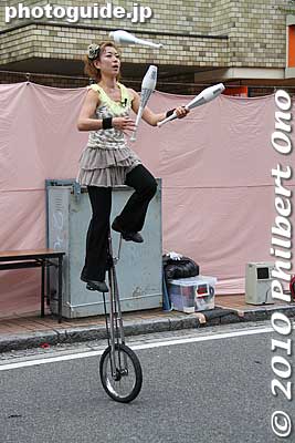 Also see my [url=http://www.youtube.com/watch?v=tx06Sc3YFf0]video at YouTube[/url].
Keywords: kanagawa yokohama noge daidogei street performers performances