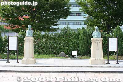 Busts of Francois Verny and Lord Oguri Kozukenosuke Tadamasa who laid the foundation for Yokosuka.
Keywords: kanagawa yokosuka verny park waterfront 