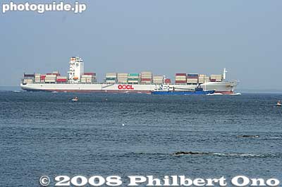 Container ships, oil tankers, passenger ships, navy ships, etc., all pass through here. Anybody have a picture of an aircraft carrier passing by here?
Keywords: kanagawa yokosuka kannonzaki park ocean shore ships boats 