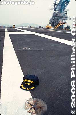 We all received a cap.
Keywords: kanagawa yokosuka us navy naval base military aircraft carrier uss independence 
