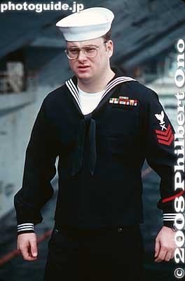 Sailor
Keywords: kanagawa yokosuka us navy naval base military aircraft carrier uss independence 