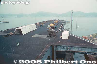 View of the flight deck from the bridge.
Keywords: kanagawa yokosuka us navy naval base military aircraft carrier uss independence 