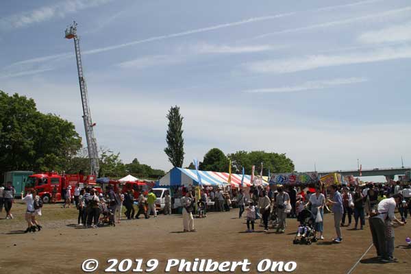 Keywords: kanagawa zama giant kite matsuri festival odako fire engine truck