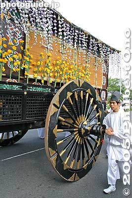 The wooden wheels creak like they did centuries ago.
Keywords: kyoto aoi matsuri hollyhock festival heian japanharu