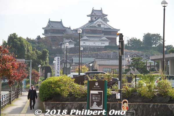 Fukuchiyama Castle's main tower was reconstructed in 1986 funded mostly by donations by the public and subsidies from the Japanese government. Hardly any local tax money from Fukuchiyama was used.
Keywords: kyoto Fukuchiyama Castle
