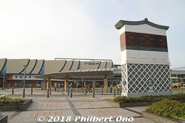 JR Fukuchiyama Station is the gateway to northern Kyoto Prefecture. It is a terminal station for Kyoto Tango Railway, the dominant train network in this area. 
From Fukuchiyama, you can get to Maizuru, Miyazu, Amanohashidate, and even Toyooka in Hyogo Prefecture. The JR San'in Line also stops at Fukuchiyama.
Keywords: kyoto Fukuchiyama station