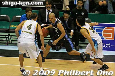 Iwasa Jun #5 is covered.
Keywords: kyoto hannaryz pro basketball game bj-league shiga lakestars 