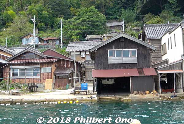 This boat house was used in Tora-san movie No. 29 with Ishida Ayumi and Atsumi Kiyoshi. Looks the same.
Keywords: kyoto ine funaya boat house fisherman village
