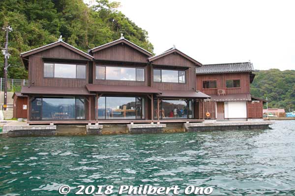 A few new buildings have also been built for tourists.
Keywords: kyoto ine funaya boat house fisherman village