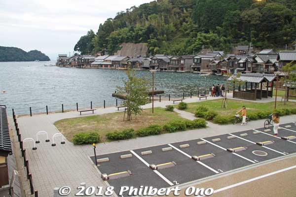 Small waterfront Ineura Park (伊根浦公園) on Ine Bay.
Keywords: kyoto ine funaya boat house fisherman village