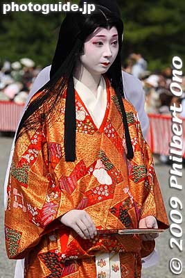 Lady Yodogimi died in Osaka Castle along with her son during a siege by Tokugawa Ieyasu. They picked a fine woman to portray Yodogimi. 淀君
Keywords: kyoto jidai matsuri festival of ages