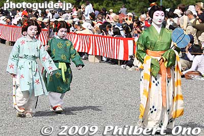 Wake-no-Hiromushi was a caretaker of many orphan children. She was a catalyst for Japan's orphanages. 和気広虫
Keywords: kyoto jidai matsuri festival of ages