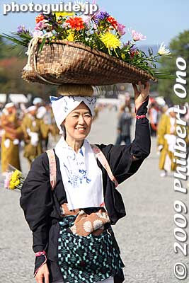 Shirakawa-me woman. 白川女献花列
Keywords: kyoto jidai matsuri festival of ages