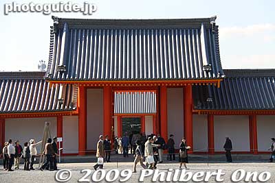 Nikkamon Gate (日華門)
Keywords: kyoto imperial palace gosho 