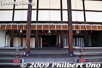 We could clearly see inside the Seiryoden. 清涼殿
Keywords: kyoto imperial palace gosho emperor residence 