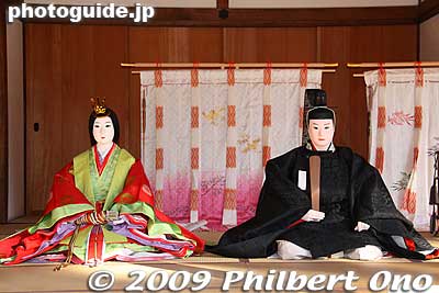 Wedding attire of the empress wearing juni-hitoe kimono, and the emperor wearing sokutai. 
Keywords: kyoto imperial palace gosho emperor residence 