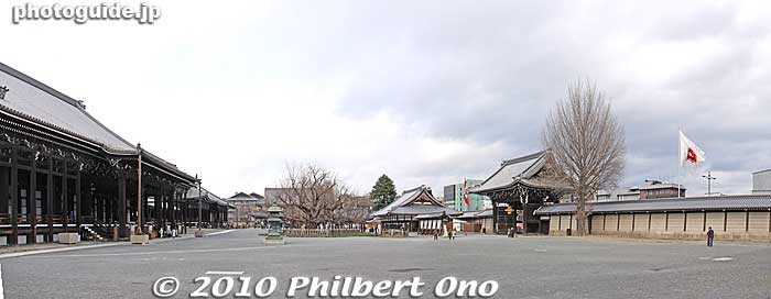 Panoramic view of Nishi Hongwanji temple, Kyoto. The layout of  the buildings is almost the same as Higashi Hongwanji.
Keywords: kyoto nishi hongwanji temple jodo shinshu buddhist 
