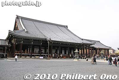 Amida-do Hall is an Important Cultural Property at Nishi Hongwanji, Kyoto. 阿弥陀堂（本堂）
Keywords: kyoto nishi hongwanji temple jodo shinshu buddhist japantemple