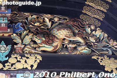Carvings on Nishi Hongwanji's Karamon Gate, a National Treasure. 唐門
Keywords: kyoto nishi hongwanji temple jodo shinshu buddhist 