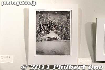 Snow in Muikamachi, Niigata.
Keywords: kyoto international photo showcase kips 2011 peter miller copperplate photogravures