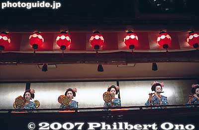 The cherry dance consists of several acts each with a different dance or play.
Keywords: kyoto miyako odori cherry dance geisha gion kobu kaburenjo theater