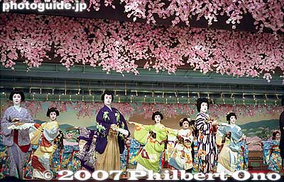 These dance photos were taken in April 2002. Note that taking pictures and videos of the dance are no longer allowed.
Keywords: kyoto miyako odori cherry dance japangeisha gion kobu kaburenjo theater