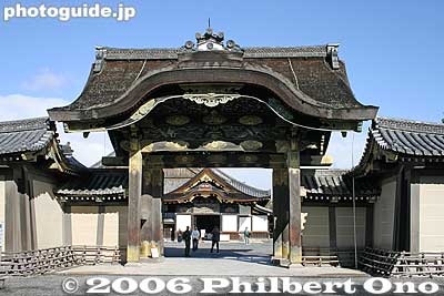 Karamon Gate, Important Cultural Property. 唐門
Keywords: kyoto prefecture nijo castle nijo-jo