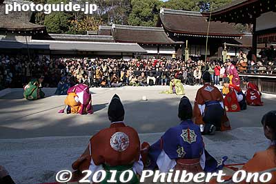 US President George H.W. Bush, during a visit to Japan in Jan. 1992, tried to play kemari as if it were soccer. That embarrassment was overshadowed by him vomiting on the Prime Minister during a banquet.
Keywords: kyoto kemari matsuri festival shimogamo shrine jinja
