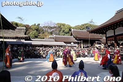Keywords: kyoto kemari matsuri festival shimogamo shrine jinja
