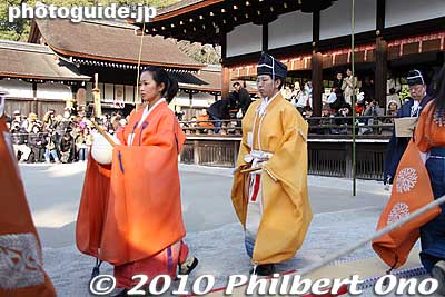 It was an interesting and colorful event.
Keywords: kyoto kemari matsuri festival shimogamo shrine jinja
