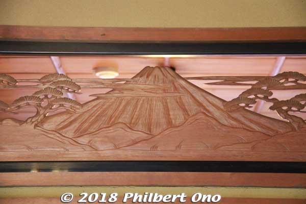 The private dining rooms are quite ornate with carved transoms like this one of Mt. Fuji.
Keywords: kyoto maizuru shoeikan restaurant navy naval cuisine