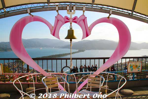 And so Amanohashidate symbolizes a link between Heaven and Earth and between two lovers. That's why you may also see heart or love symbols at Amanohashidate.
Keywords: kyoto miyazu Amanohashidate kasamatsu park