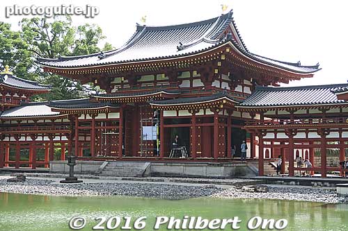 The center structure of both the original and replica houses a statue of a sitting Buddha.
Keywords: kyoto uji byodo-in buddhist temple