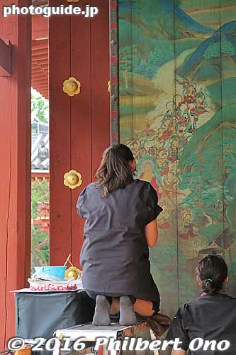 Although the major renovations were completed, they were still restoring the paintings on the doors, etc., of Byodo-in.
Keywords: kyoto uji byodo-in buddhist temple