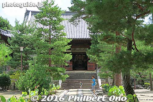 Tennoden Hall (Important Cultural Property). 天王殿（てんのうでん）
Keywords: kyoto uji manpukuji mampukuji zen chinese buddhist temple