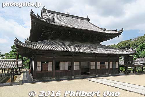 Rear view of Daiohoden Hall.
Keywords: kyoto uji manpukuji mampukuji zen chinese buddhist temple