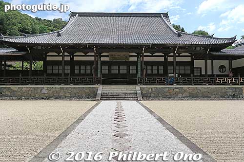 Behind the Daiohoden Hall is Hatto Hall (Important Cultural Property) where Buddhist lectures are held. 法堂（はっとう）
Keywords: kyoto uji manpukuji mampukuji zen chinese buddhist temple