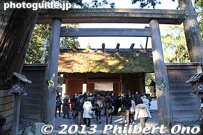 Entering Geku shrine at Ise.
Keywords: mie ise jingu japanshrine shinto hatsumode new years day shogatsu worshippers prayers japannationalpark