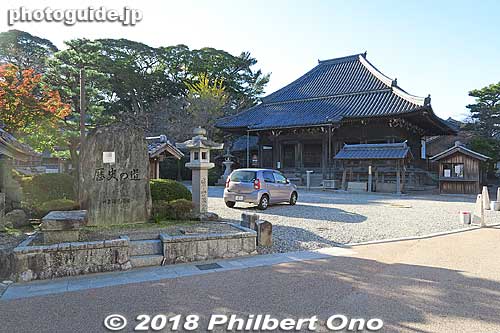 Jizo-in Temple anchors one end of Seki-juku. It belongs to the Shingon Buddhist Sect, Omuro School. 地蔵院
Keywords: mie kameyama seki-juku shukuba tokaido stage town