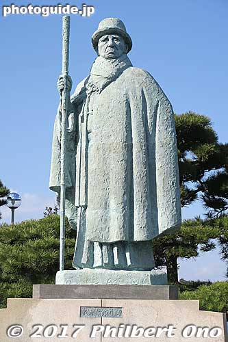 Statue of Mikimoto Kokichi.
Keywords: mie toba Mikimoto Pearl Island japansculpture