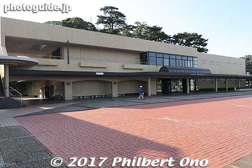 Pearl Museum is a comprehensive museum about pearl cultivation mainly in Japan.
Keywords: mie toba Mikimoto Pearl Island museum
