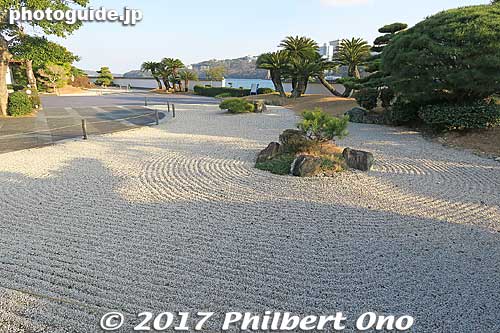 Rock garden outside Mikimoto Kokichi Memorial Hall
Keywords: mie toba Mikimoto Pearl Island museum