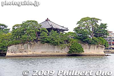 Godaido is another famous and storied icon of Matsushima. In any painting or depiction of Matsushima, Godaido is always there.
Keywords: miyagi matsushima-machi nihon sankei scenic trio pine trees islands temple
