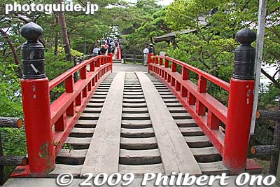 The first bridge to Godaidojima island.
Keywords: miyagi matsushima-machi nihon sankei scenic trio pine trees islands temple